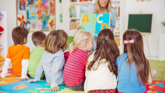 Crèche collective ou crèche familiale ?